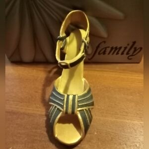 Just The Right Shoe Rising Star 25043 Raine Willitts Designs Mini Collection